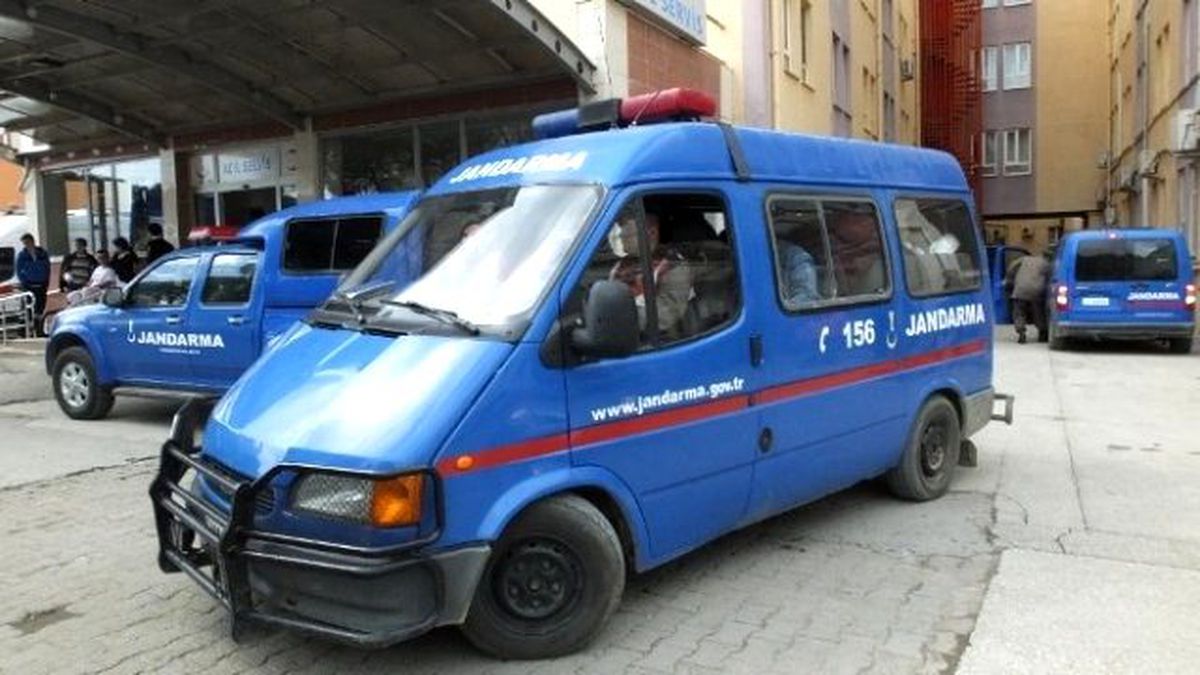 Burhaniye\'de 14 Kaçak Göçmen Yakalandı