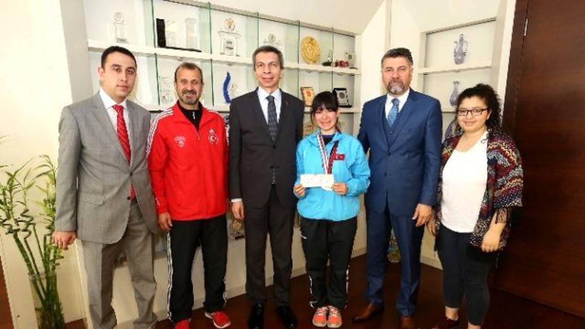 Büyükşehir\'den Avrupa İkincisi Şeyma\'ya Ödül