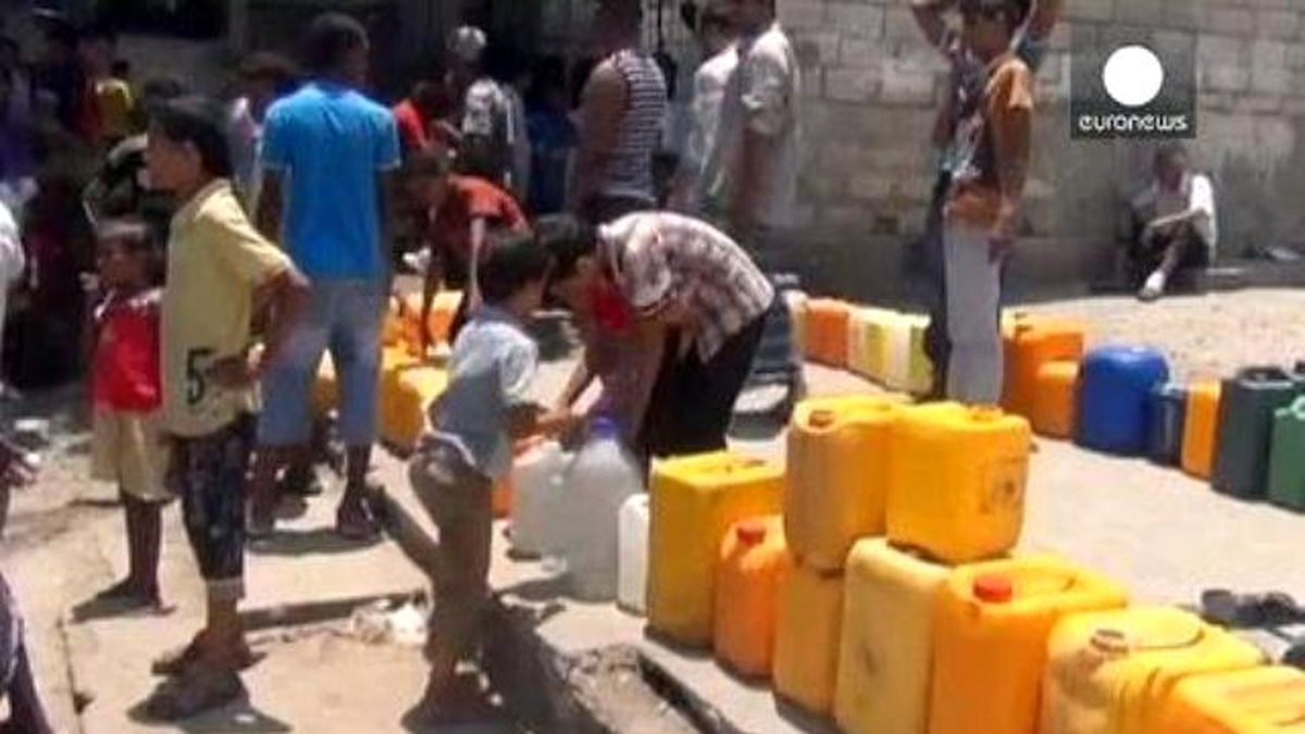Çatışmaların Sürdüğü Aden\'de Su ve Gıda Sıkıntısı Yaşanıyor