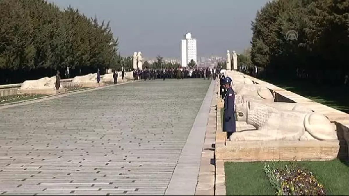 Emniyet Genel Müdürlüğü Heyeti Anıtkabir\'de