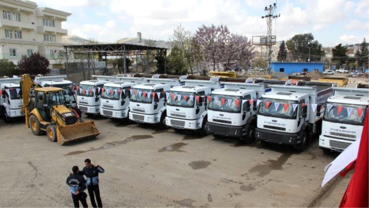 Eyyübiye Belediyesi\'nin Yeni Araçları Hizmete Girdi