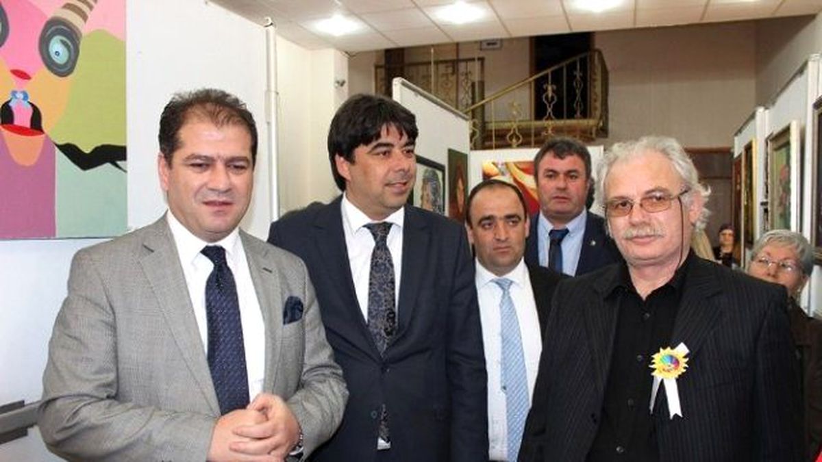 Foça\'da "Örgütlü Sanat İçin Dayanışma Sergisi"