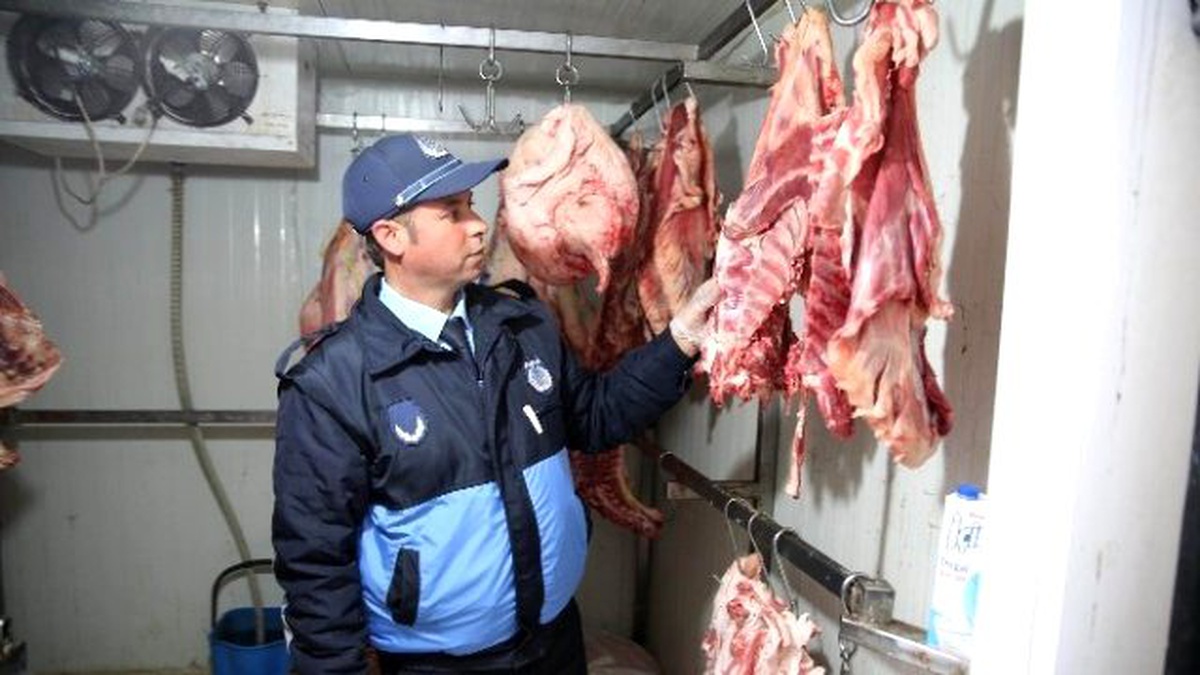 Haliliye Belediyesi Zabıta Ekipleri Kasapları Denetledi