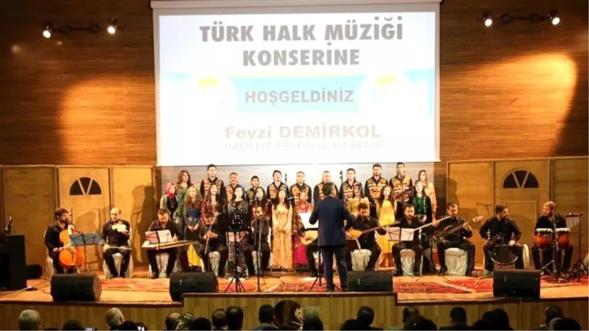 Halk Müziği Konseri Beğeni Topladı