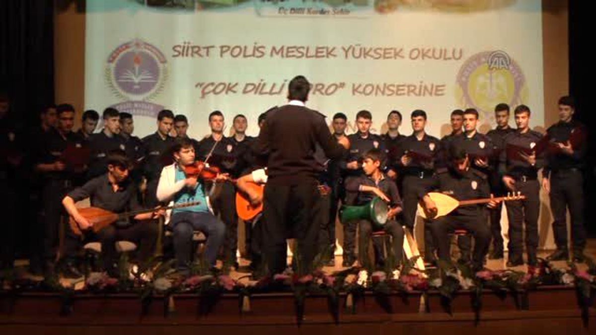 Polisler Türkçe, Kürtçe ve Arapça Konser Verecek