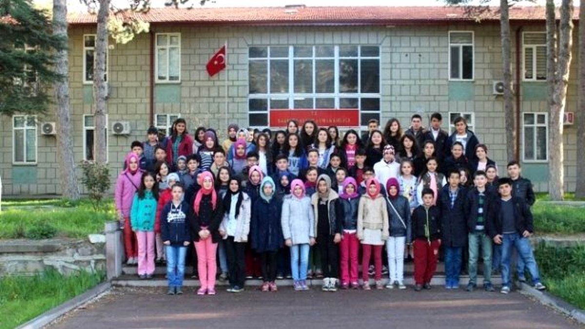 Sarıcakayalı Öğrenciler İlk Kez Üniversite Kütüphanesini Ziyaret Etti