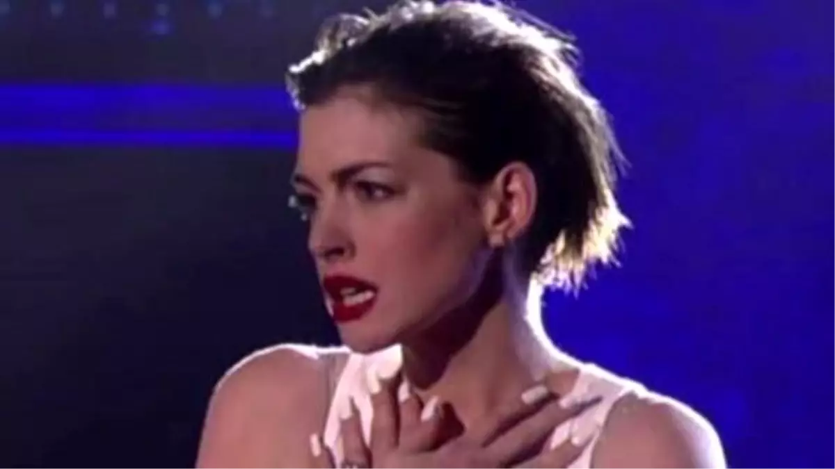 Anne Hathaway Channels Miley Cyrus On \'Lip Sync Battle\'