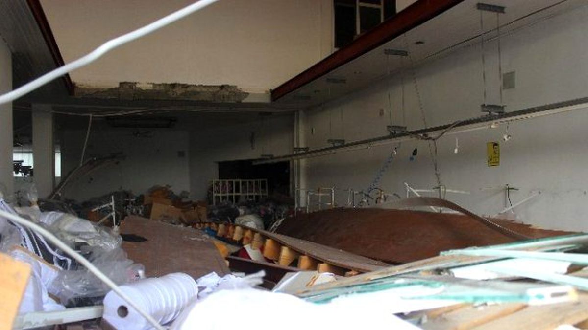 Çarşamba\'da Tekstil Atölyesinde Asma Kat Çöktü