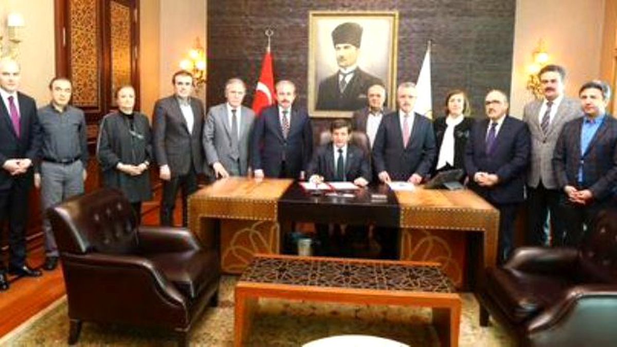 Davutoğlu: Uzun Bir Mesai Sonunda Milletvekili Aday Listemizi Hazırladık