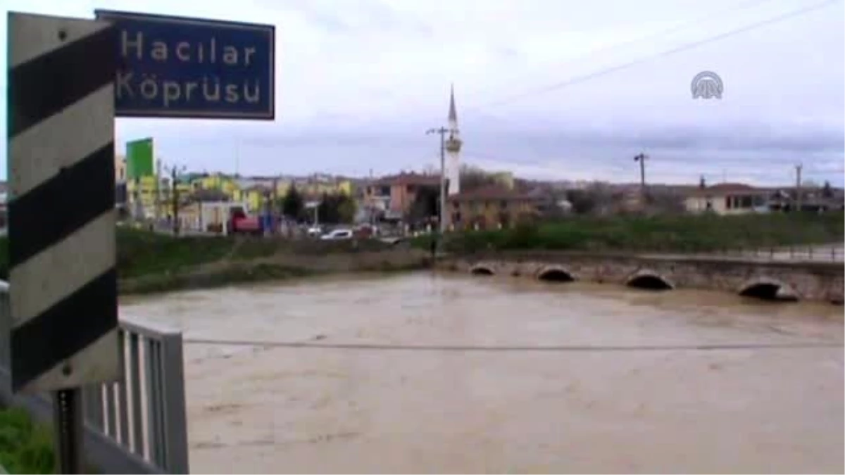 Etkili Olan Yağış Nedeniyle Hayrabolu Deresi Taştı