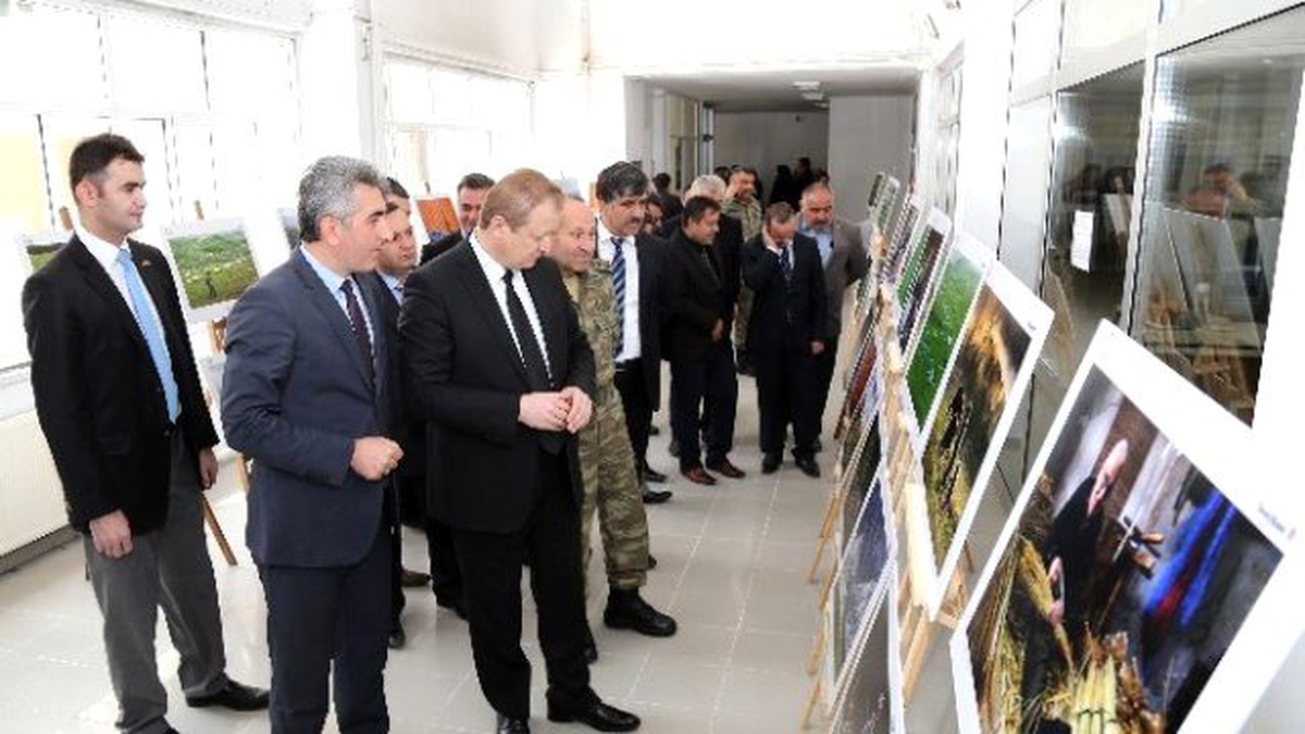 Gümüşhane\'de Tarım ve İnsan Konulu Fotoğraf Sergisi Açıldı