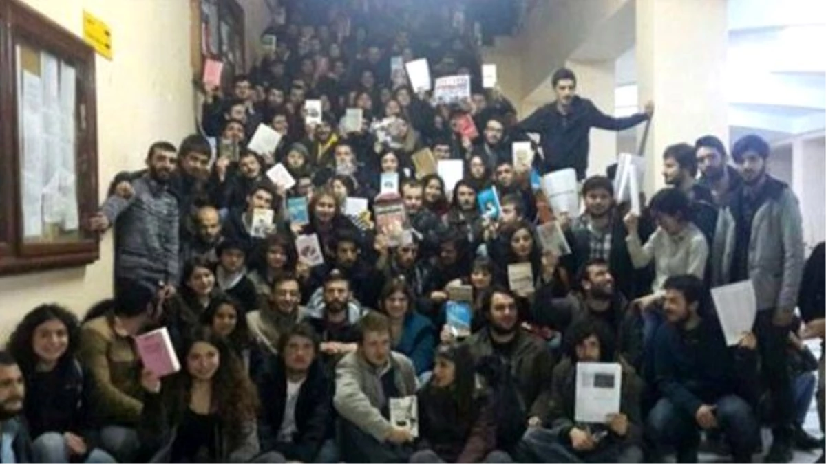 İstanbul Üniversitesi Öğrencileri "Okulu Terk Etmeme" Kararı Aldı