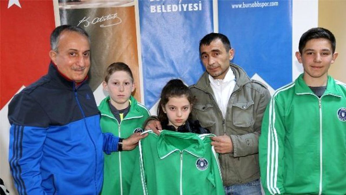 Kırcaali Güreş Kulübü\'ne Malzeme Desteği