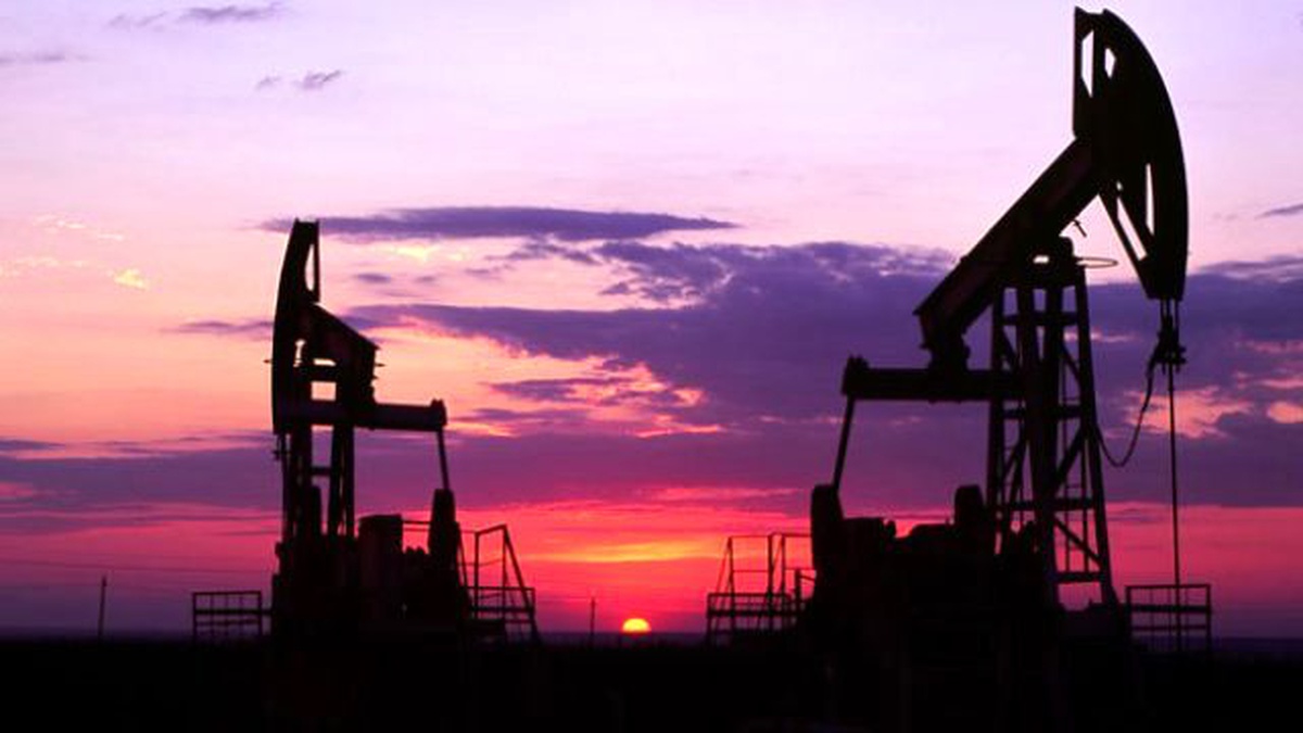 Petrol, Tarihi Yükseliş Sonrası Düşüşe Geçti