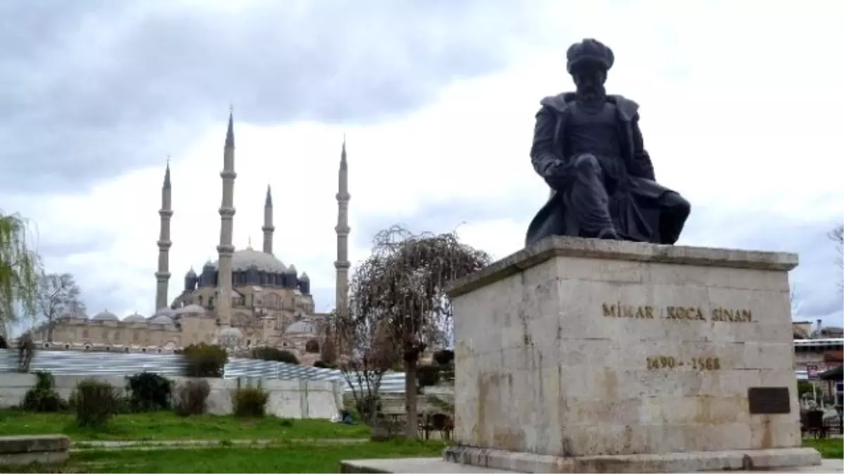 Selimiye Camii\'ne Çorapsız Girilemeyecek