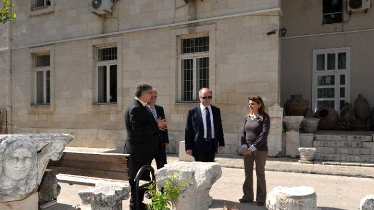 Vali Çakacak\'tan Arkeoloji Müzesi ve Mdob\'a Ziyaret