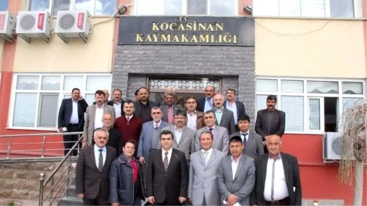 Vali Orhan Düzgün Kocasinan İlçesindeki Mahalle Muhtarlarının Sorunlarını Dinledi