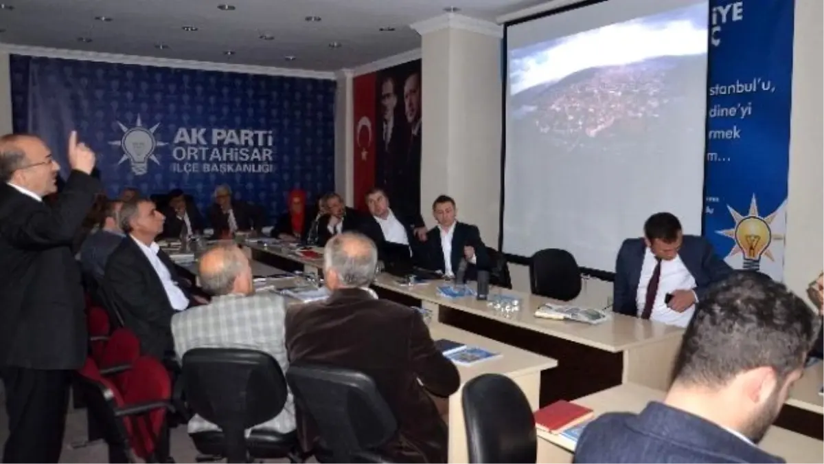 Başkan Gümrükçüoğlu AK Parti Ortahisar İlçe Toplantısı\'na Katıldı