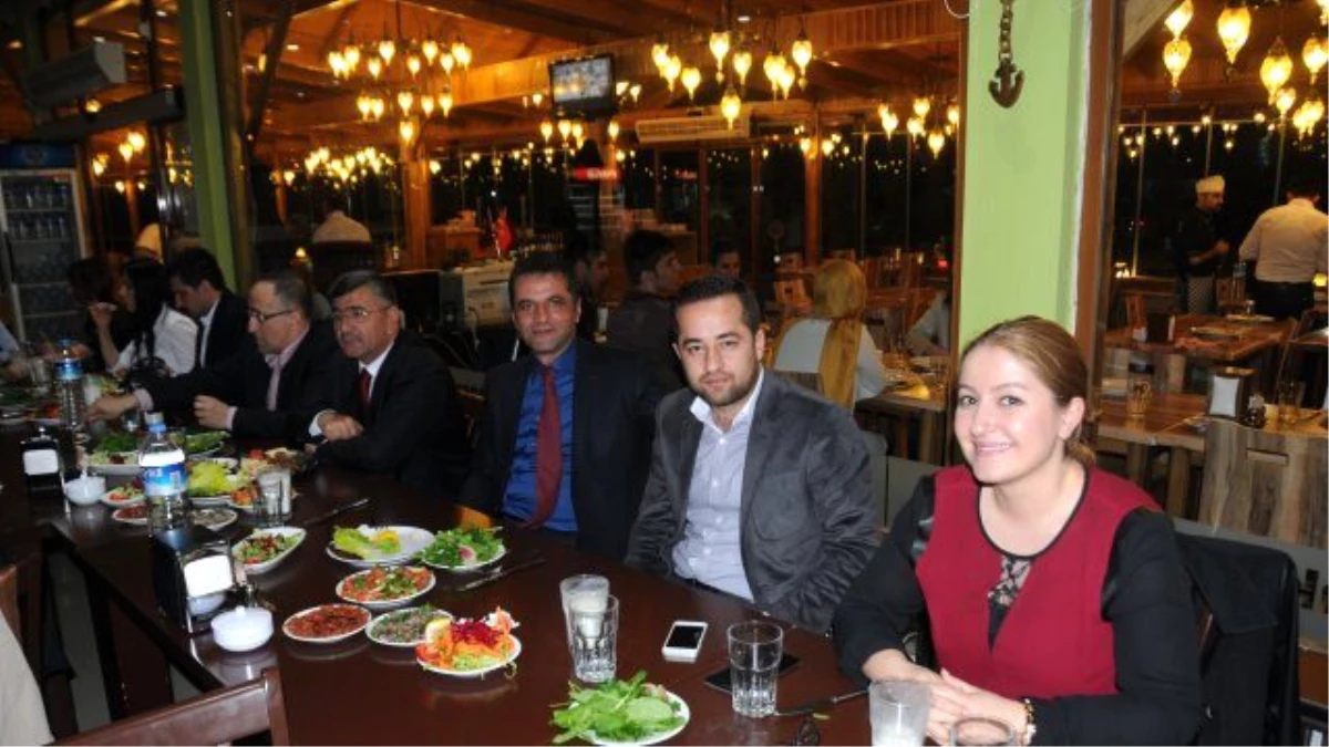 Belediye Başkanı Akdoğan Avukatlarla Bir Araya Geldi