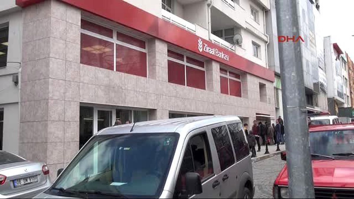 Çorlu - Silahlı Banka Soyguncusunu Güvenlik Görevlisi Yakaladı
