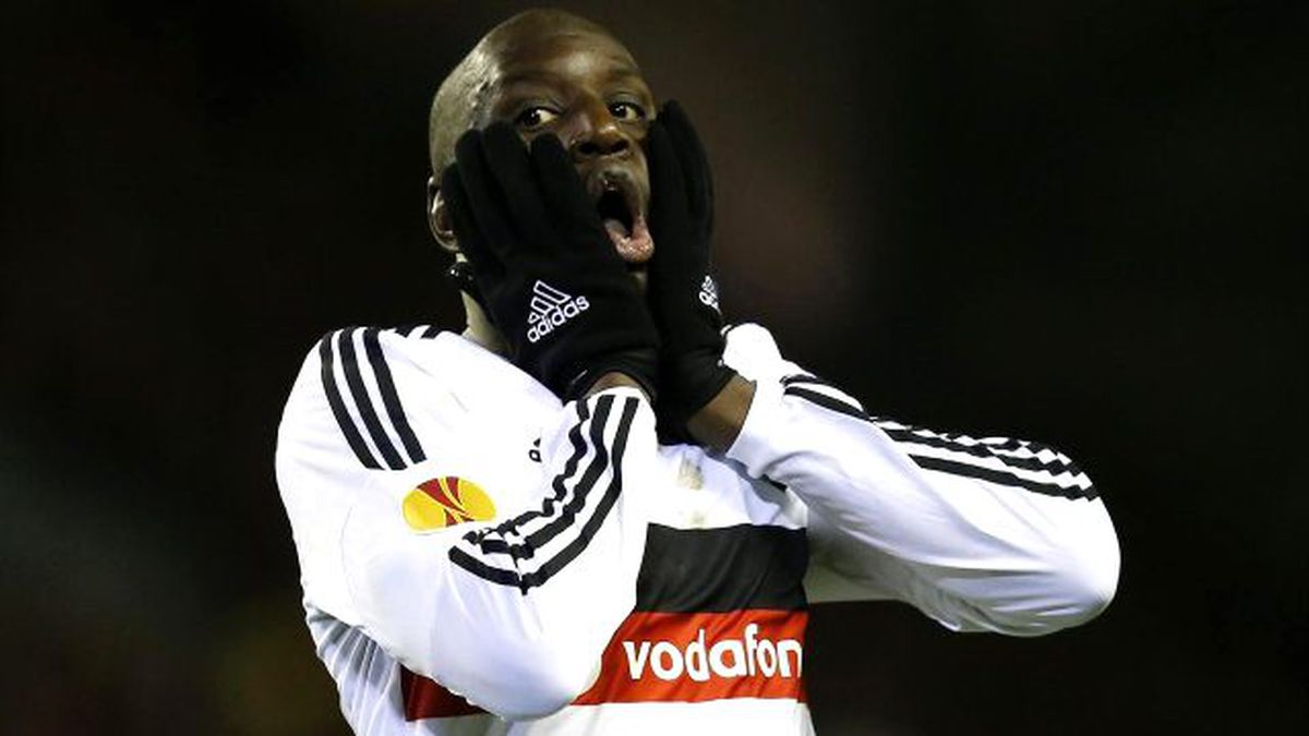 Demba Ba Frene Bastı