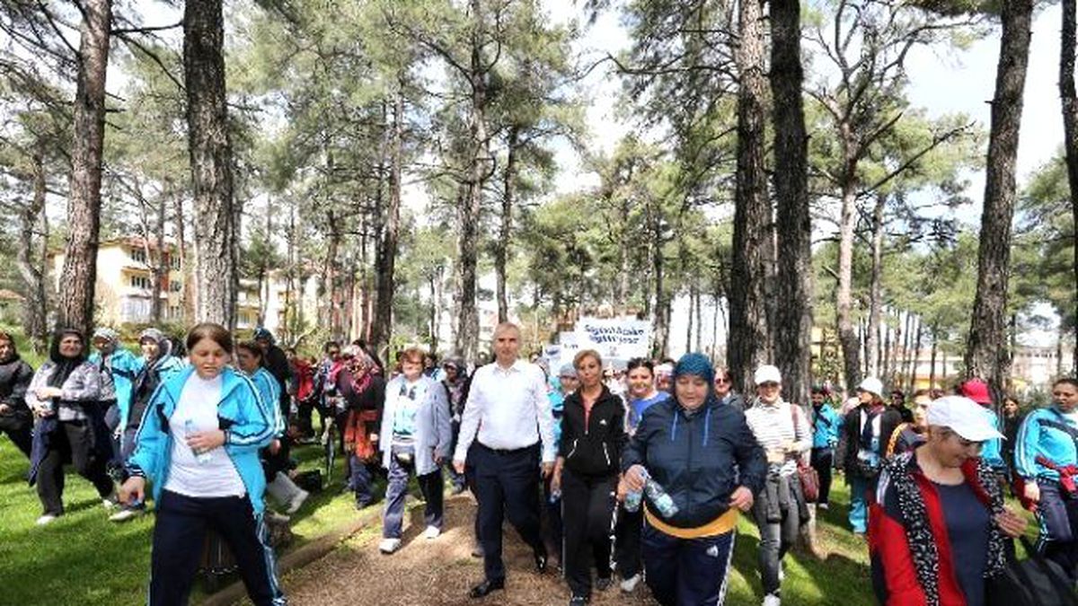 Denizli\'de 3 Kimoletrelik "Sağlık Yürüyüşü"