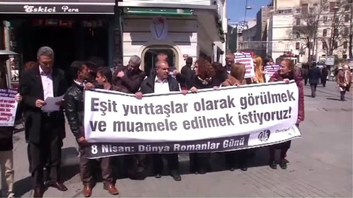 Dünya Romanlar Günü