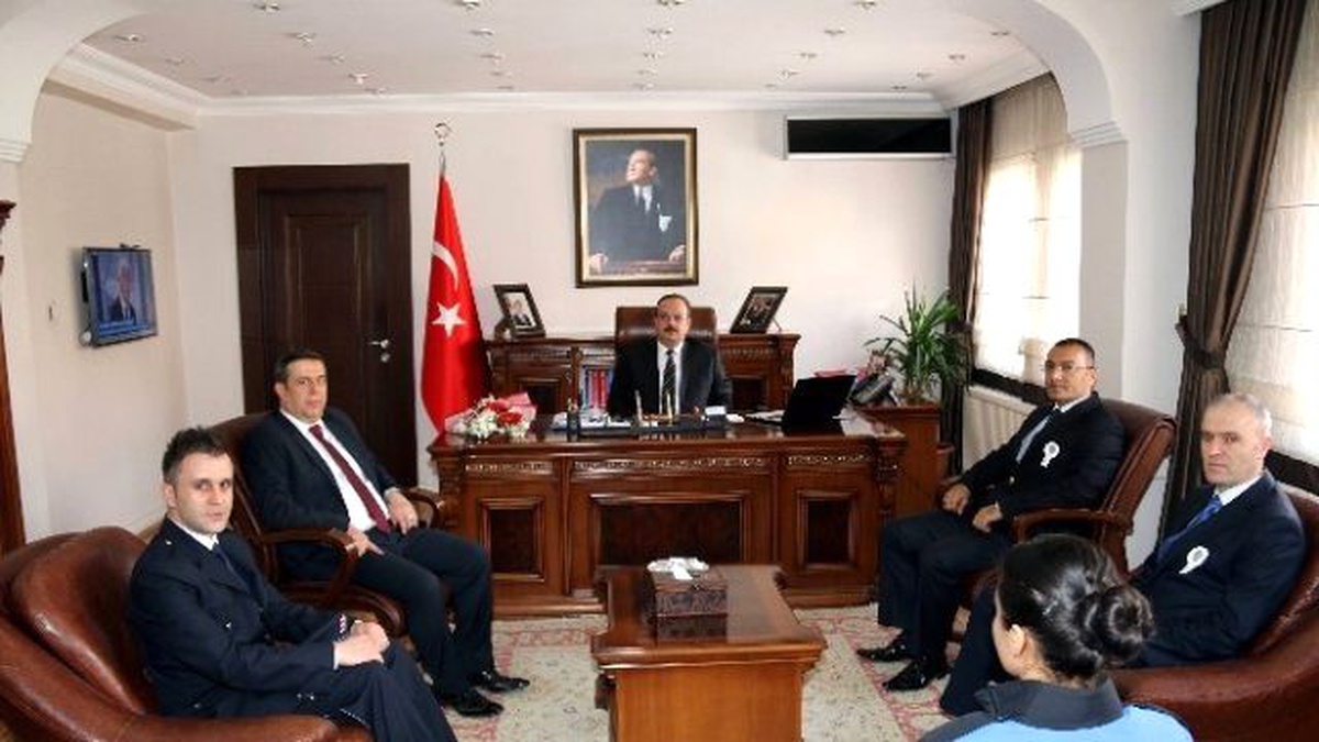 Emniyet Müdürü Holoğlu\'ndan Vali Canbolat\'a Ziyaret