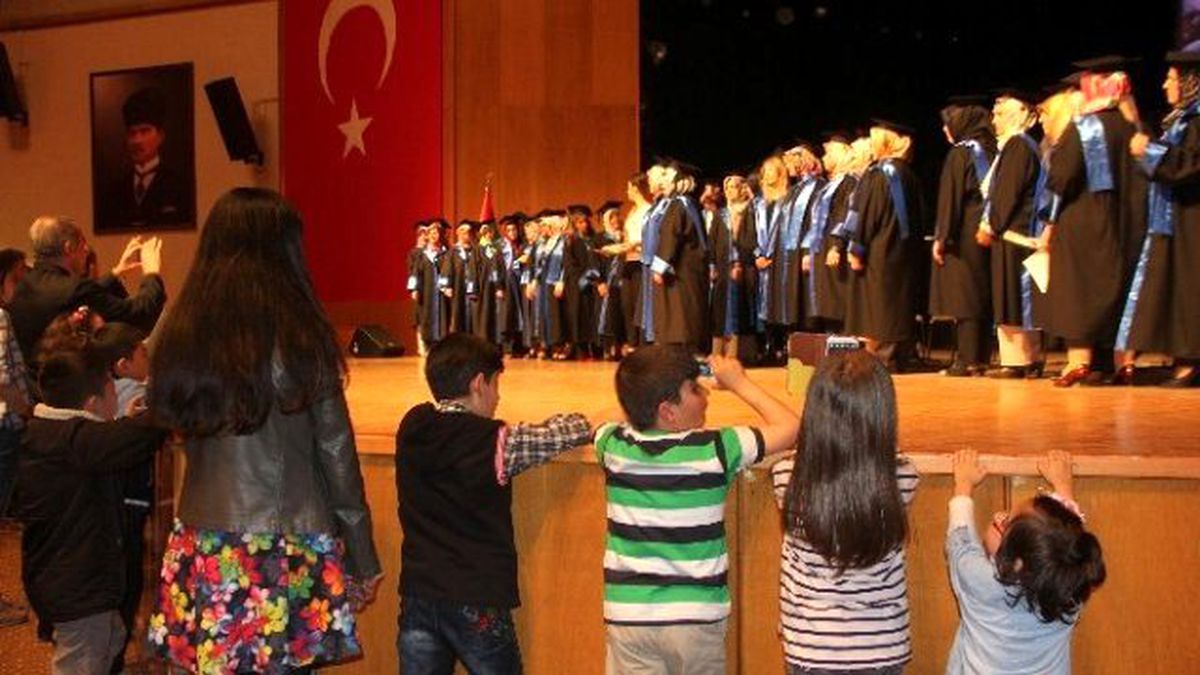 Erzurum\'da "Anne Üniversitesi" Projesi İlk Mezunlarını Verdi
