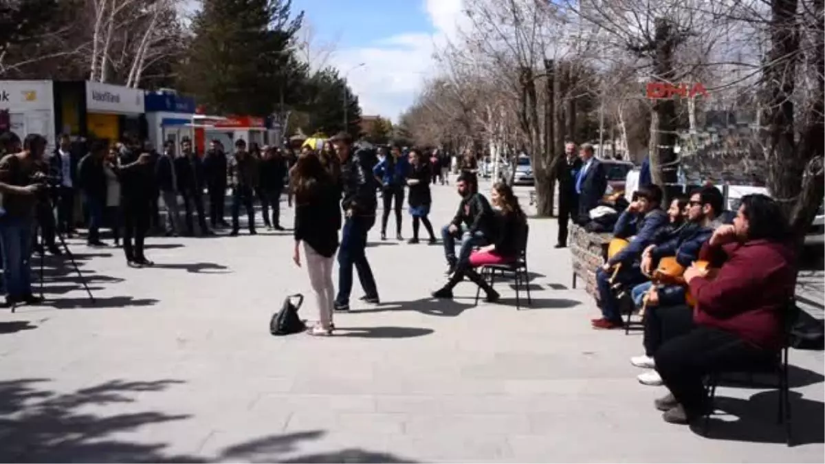 Erzurum Tiyatroya Sazlı Sözlü Davet