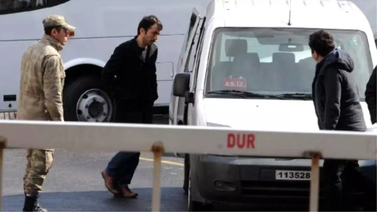 Gözaltındaki Askerler, Sağlık Kontrolünden Geçirildi