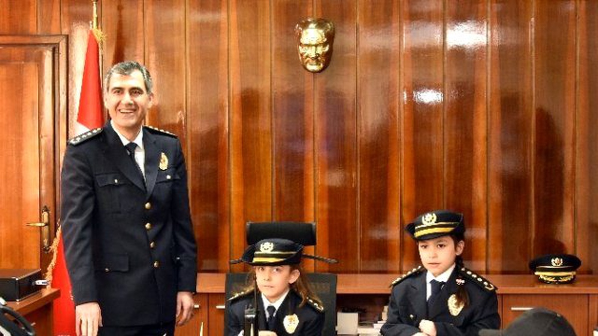 Gümüşhane\'de Polis Haftası Kutlamaları Renkli Görüntülerle Başladı