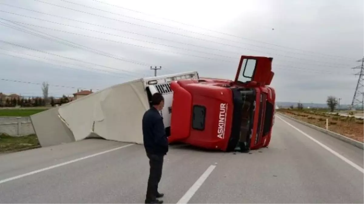 Konya\'da Trafik Kazası: 2 Yaralı