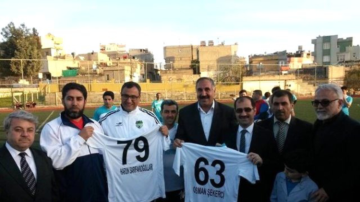Kurumlar Arası Futbol Turnuvasında İlk Vuruşu Kaymakam Sarıfakıoğluları Yaptı