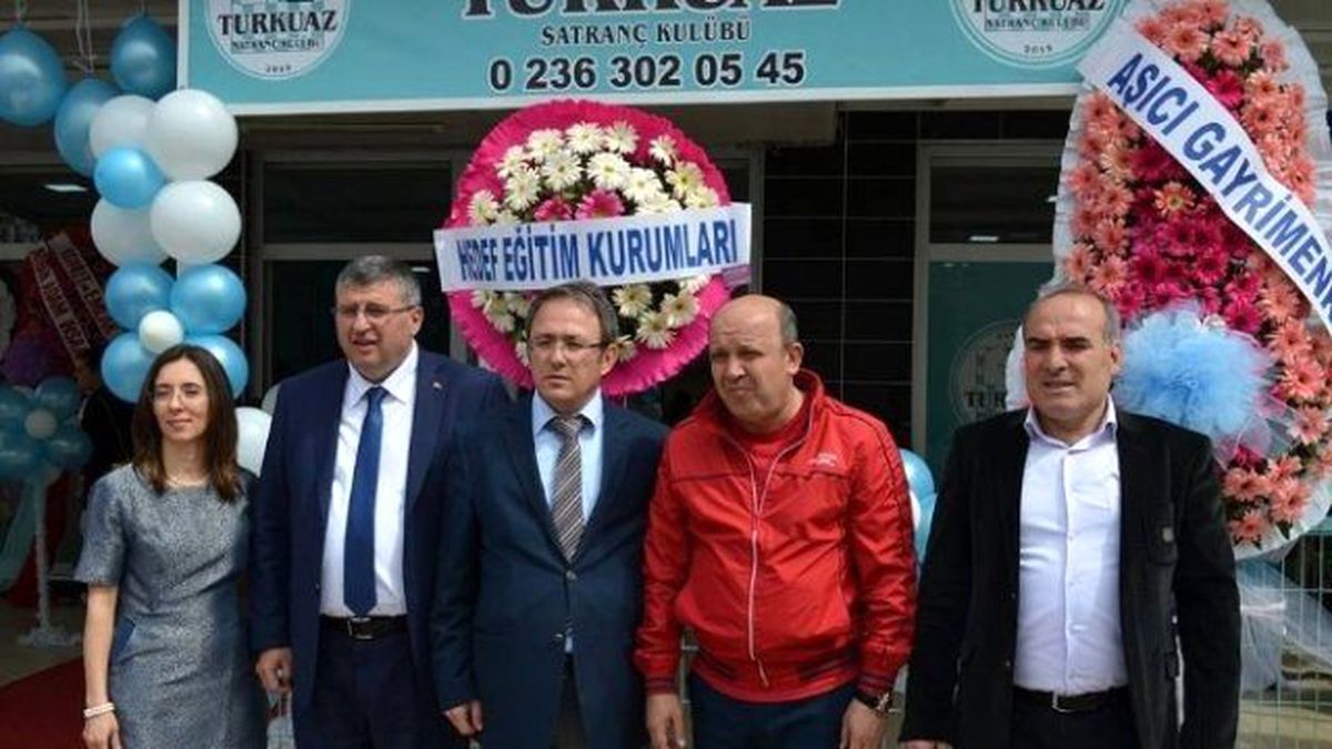 Manisa\'da İki Doktor Satranç Kulübü Açtı
