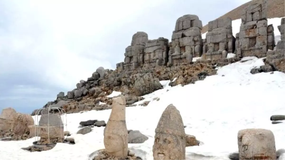 Nemrut Dağı Turizm Sezonuna \'Merhaba\' Dedi