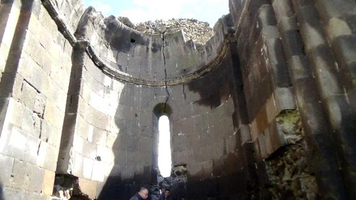 Oğuzlu Köyü\'nde Bulunan Kilise\'nin Durumu İçler Acısı