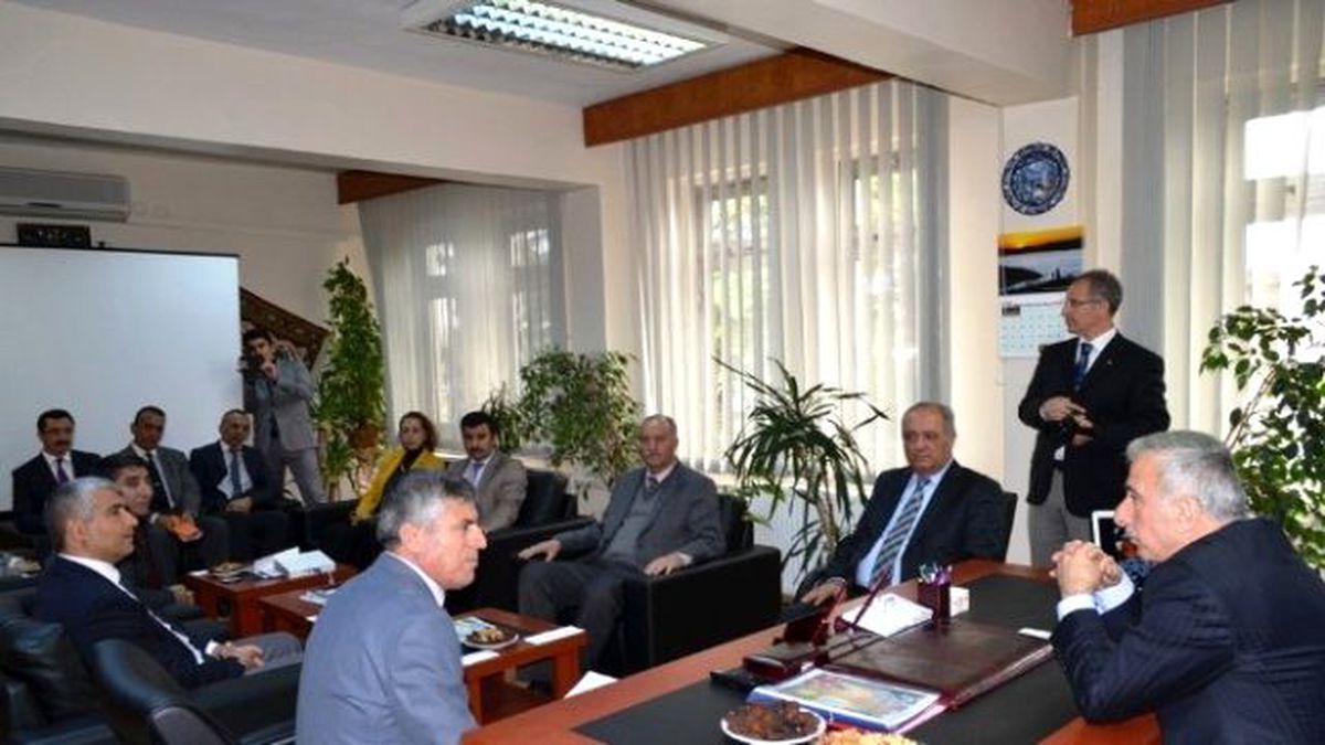 Vali Kamçı, Malatya Gıda, Tarım ve Hayvancılık İl Müdürlüğü\'nü Ziyaret Etti