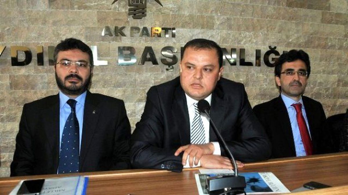 Abdurrahman Öz\'den AK Parti İl Başkanlığına Ziyaret