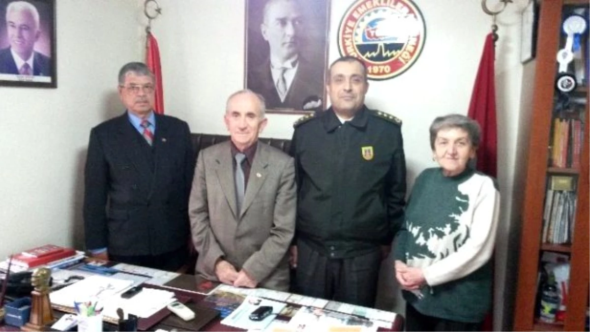 Albay Aktemur\'dan Emekliler Derneğine Ziyaret