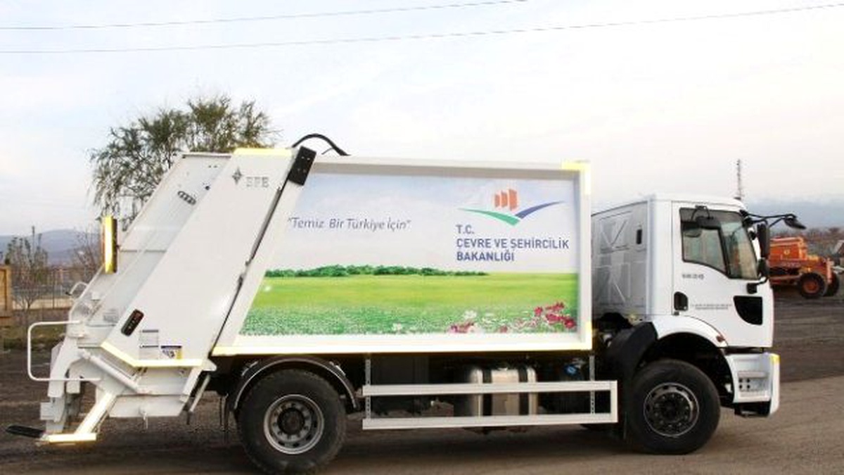 Bakanlıktan Amasra Belediyesine Çöp Kamyonu Hibesi