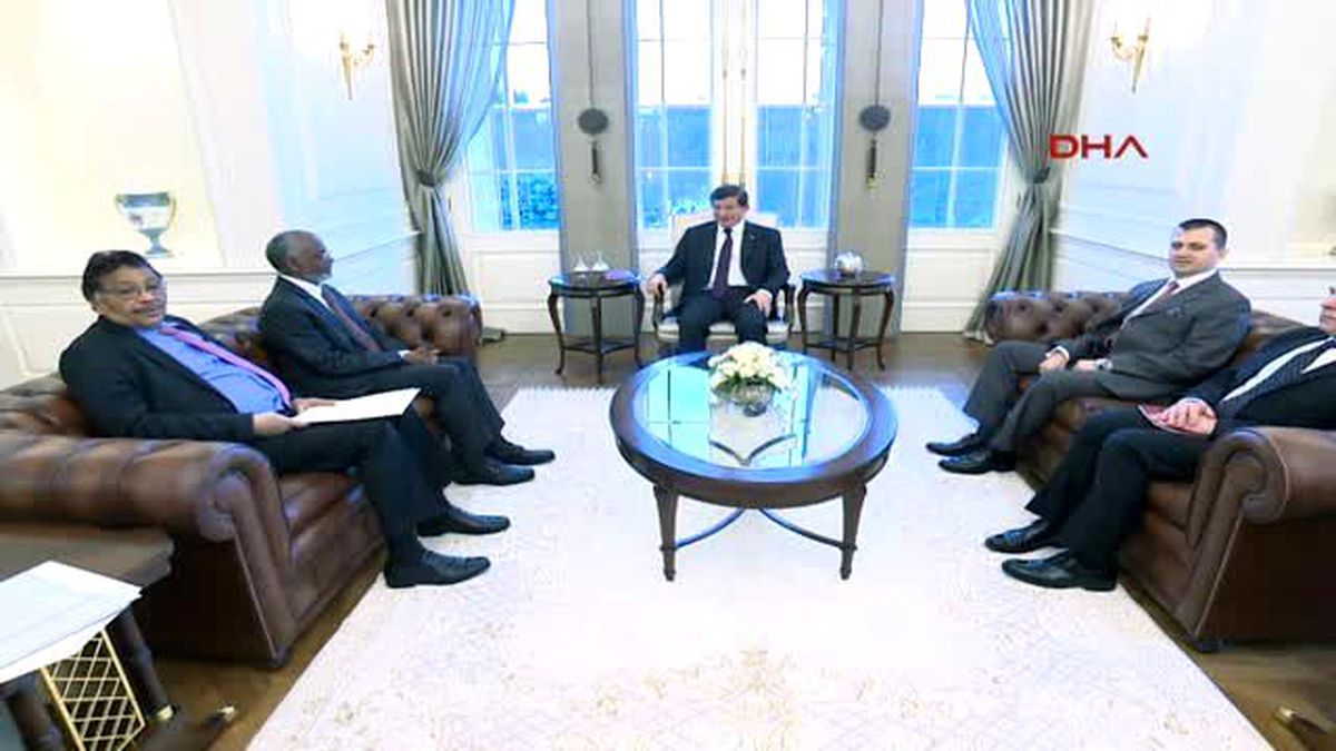 Başbakan Davutoğlu Sudan Dışişleri Bakanı Ali Ahmed Karti ve Anayasa Mahkemesi Başkanı\'nı Kabul Etti
