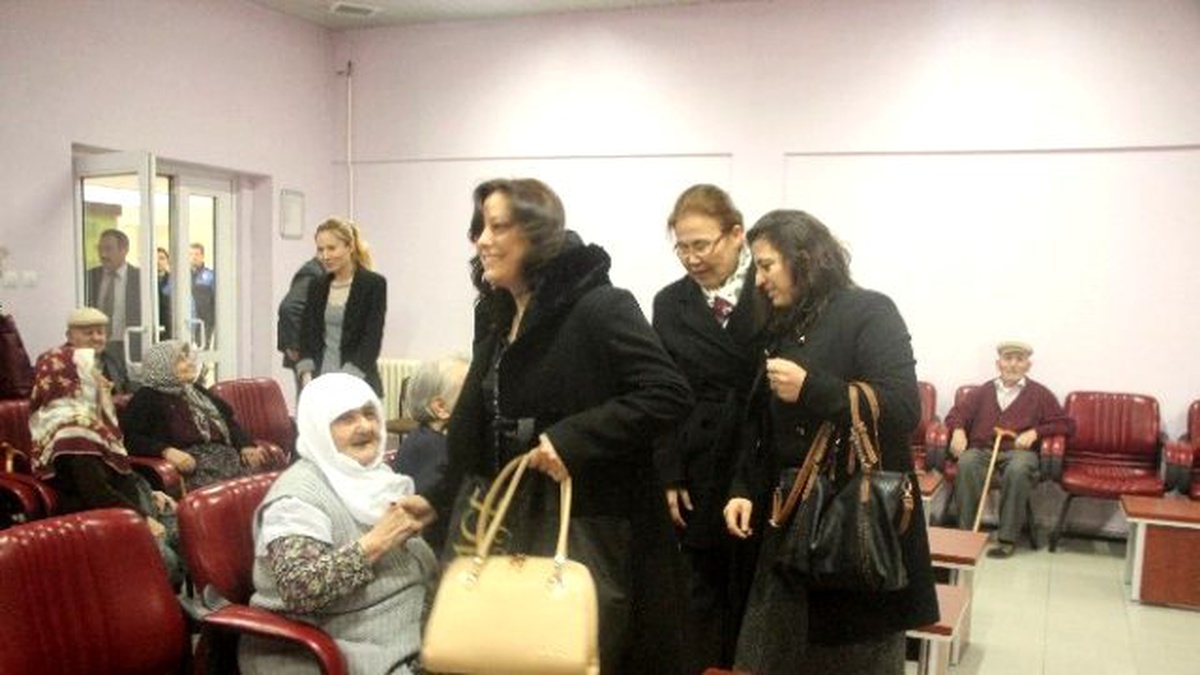 Bilecik Emniyet Müdürlüğü\'nden Huzurevine Ziyaret