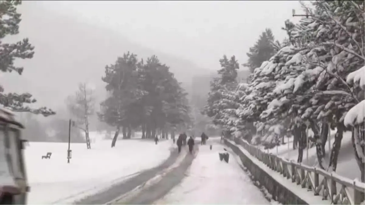 Bolu ve Sakarya\'da Kar Yağışı