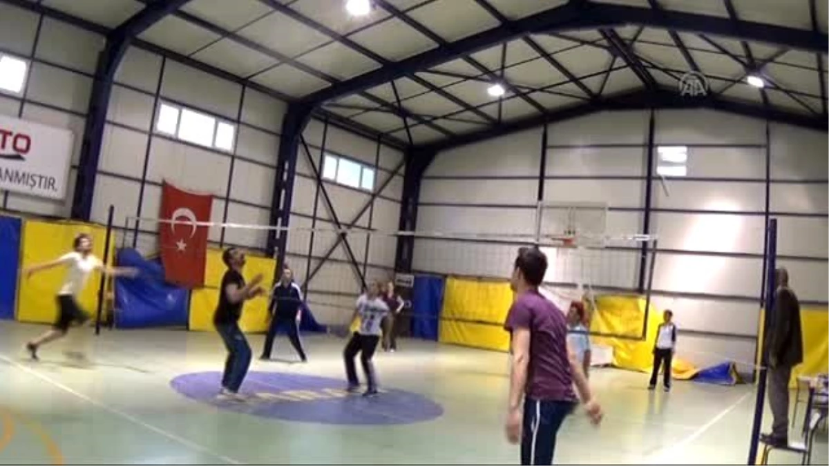 Çukurca\'da Öğretmenler Arası Basketbol Turnuvası