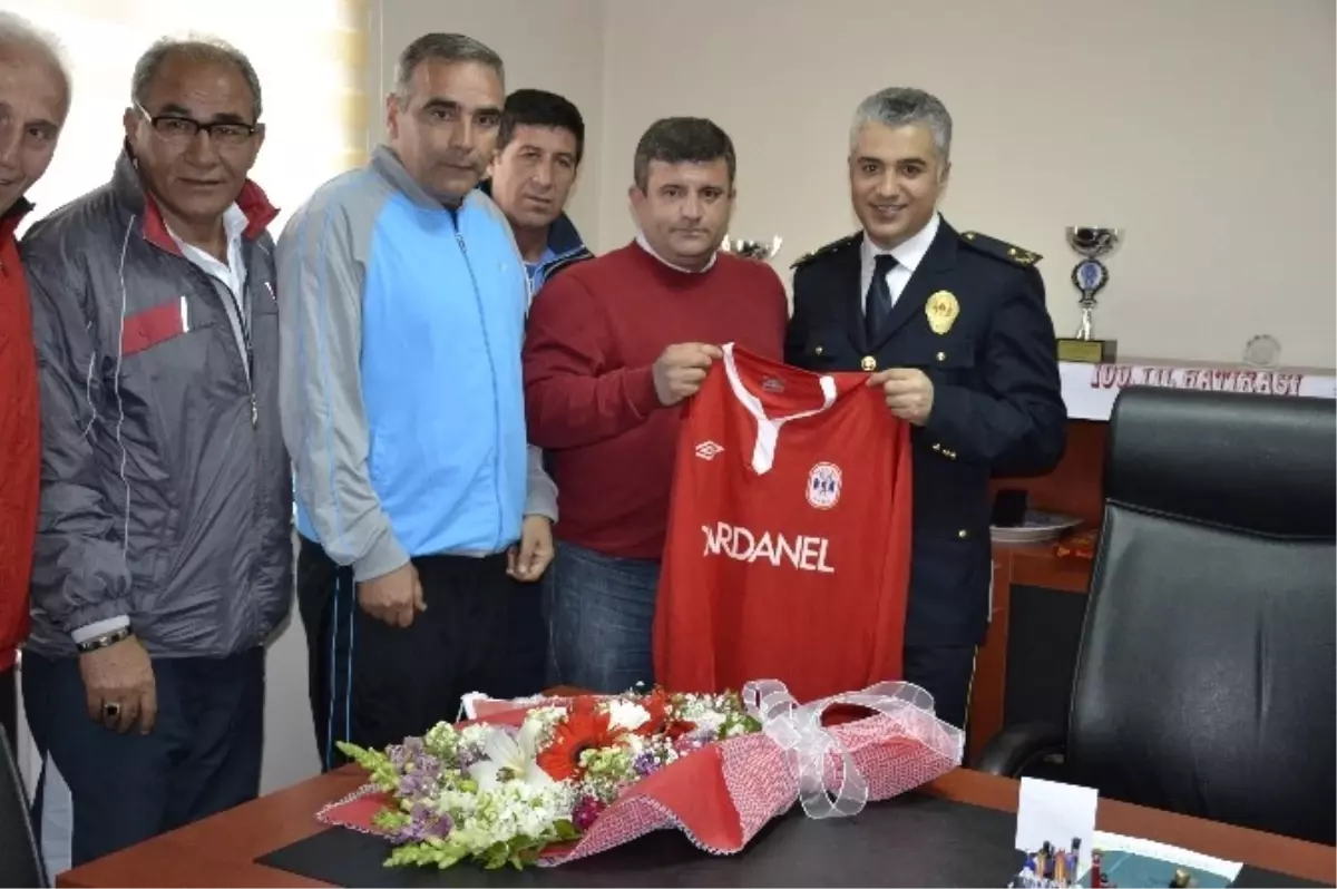 Dardanelspor\'dan Çevik Kuvvete Ziyaret