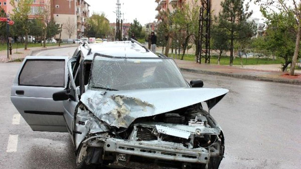 Edirne\'de Yağmur Beraberinde Trafik Kazalarını Getirdi