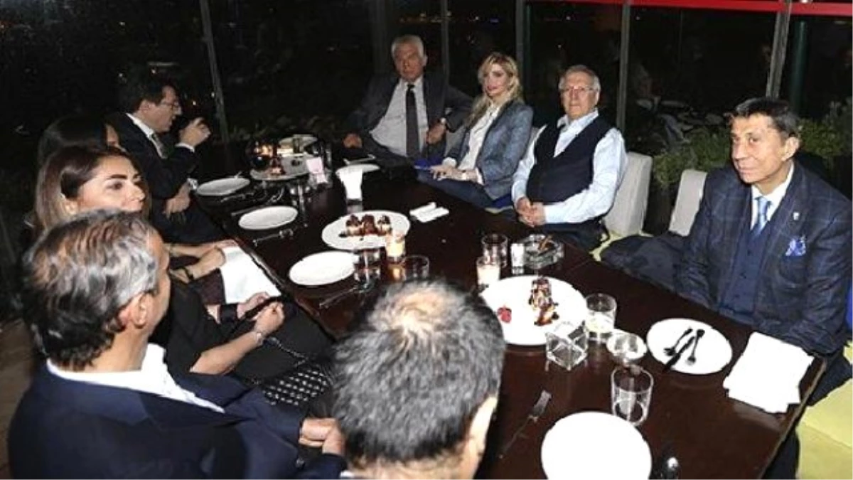 Fenerbahçeliler Yemekte Bir Araya Geldi