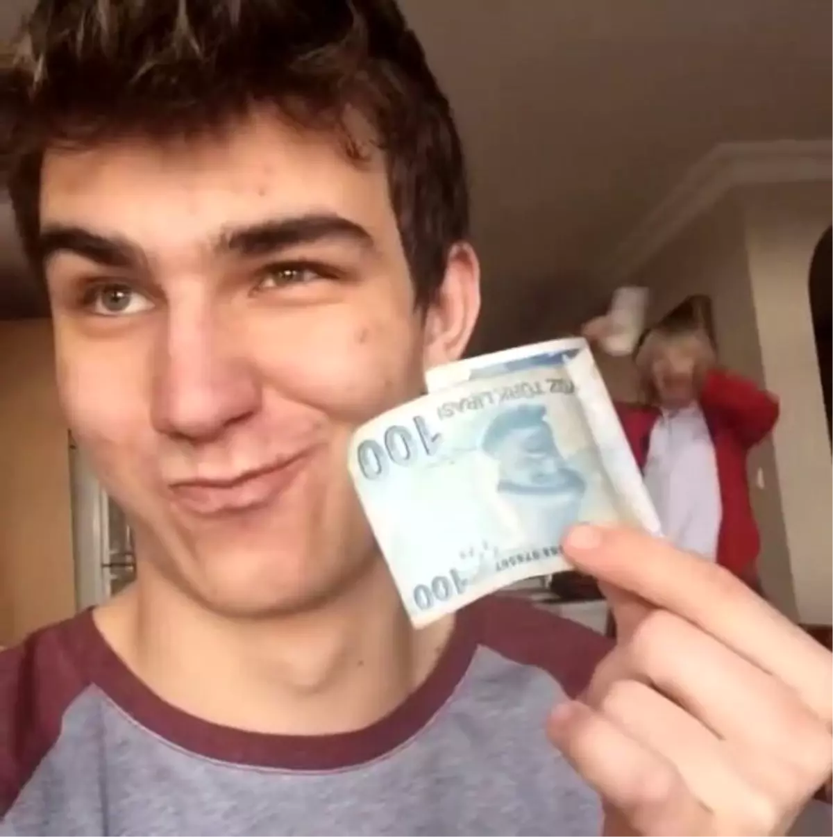 Kardeşime Her Daim Ekonomik Destektee Bulunurum