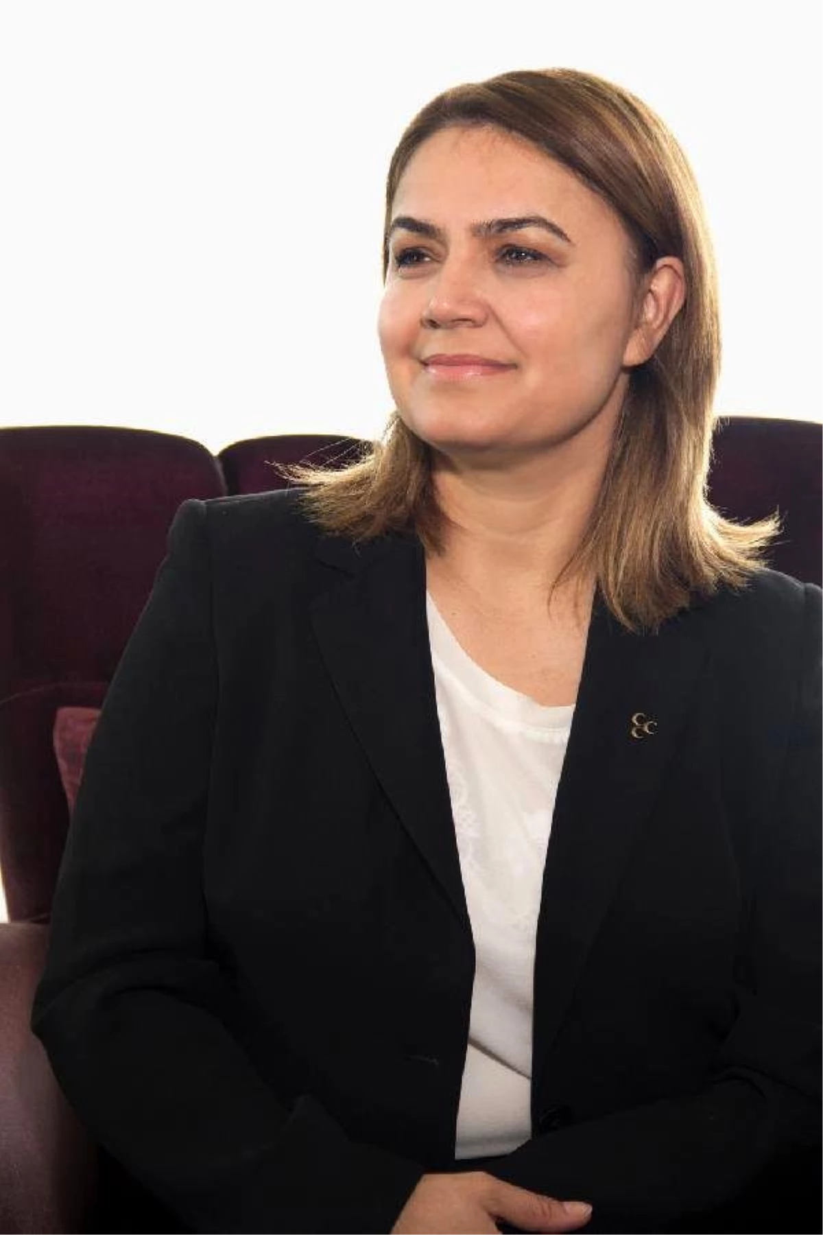 MHP\'li Kadın Aday Loğoğlu, Meclis\'te Devlet Beyin Yol Arkadaşı Olacağım